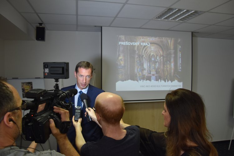 FOTO: stretnutie s novinármi – Raňajky so županom