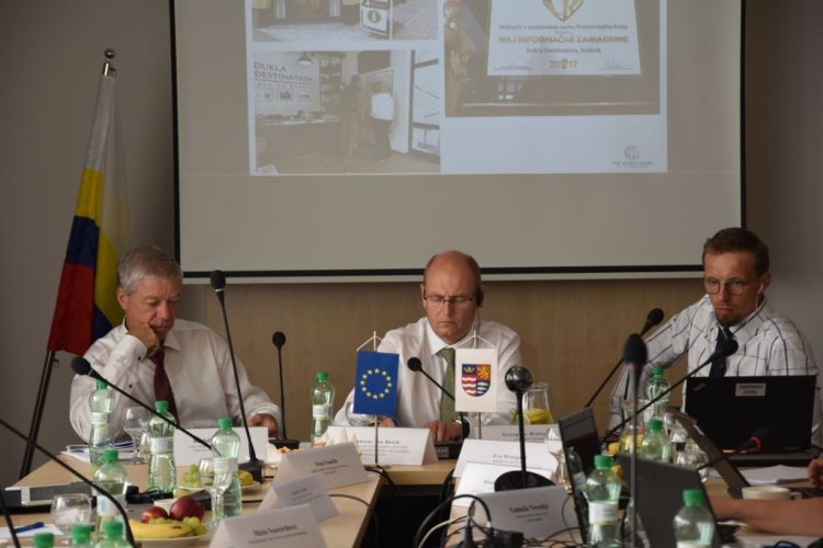 Rokovanie zástupcov Európskej komisie, expertov a konzultantov Svetovej banky, odborníkov PSK, zástupcov krajskej samosprávy i ďalších reprezentantov z relevantných oblastí