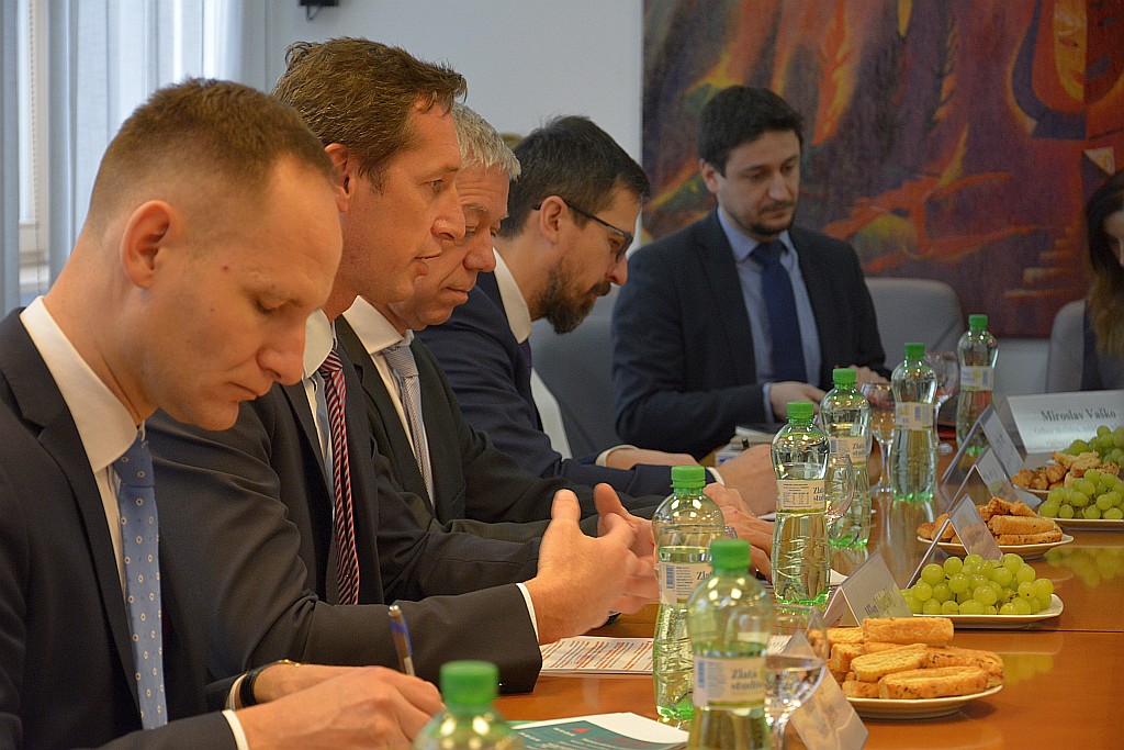 FOTO: Iniciatíva dobiehajúcich regiónov
