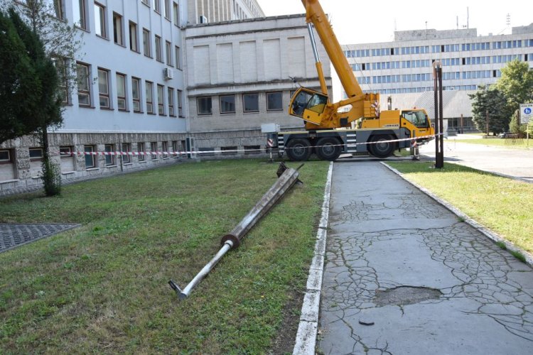 FOTO: stožiar demontáž