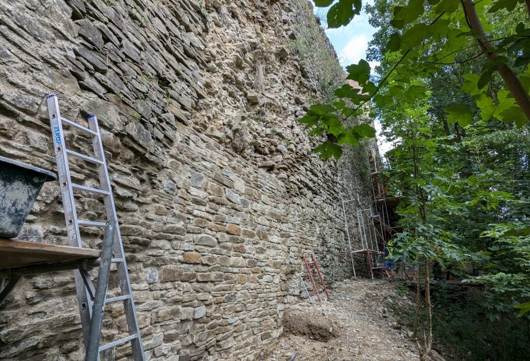 Prebiehajúca rekonštrukcia na hrade Ľubovňa