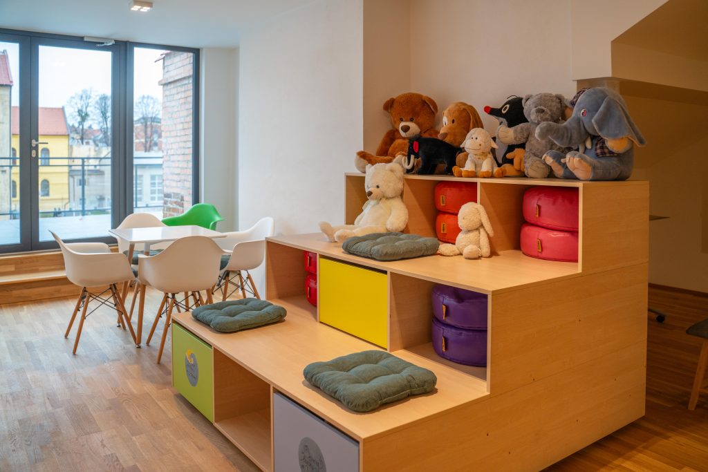 interiér knižnice - detská časť