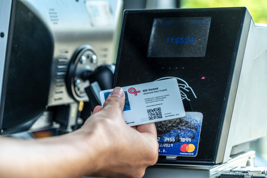 platba kartou v autobuse