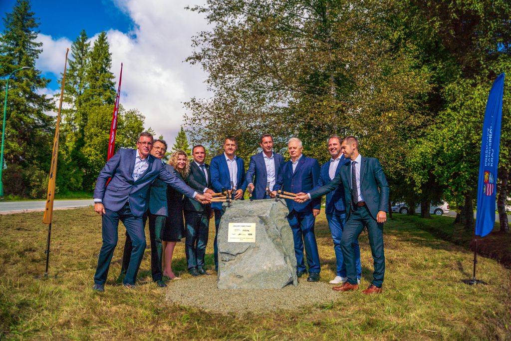 Poklepanie základného kameňa modernizácie Štrba - Štrbské Pleso