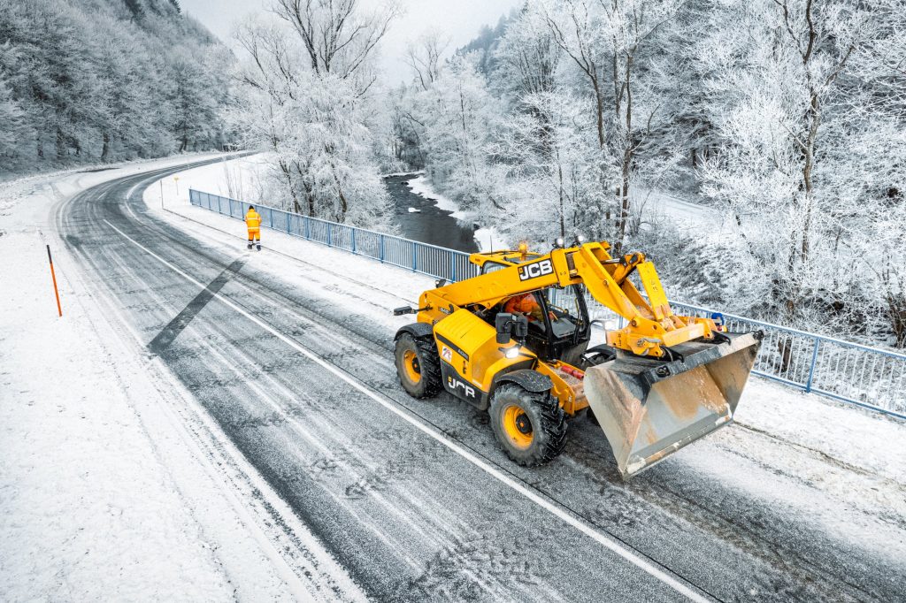 ilustračné foto_bager - zimná údržba