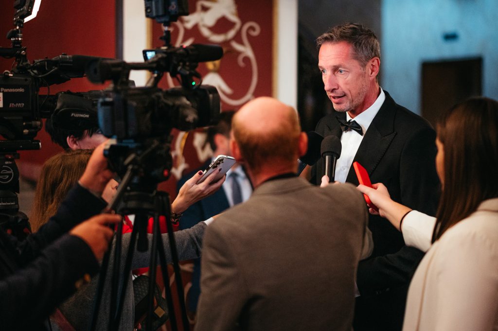 predseda PSK dáva rpzhovor médiám