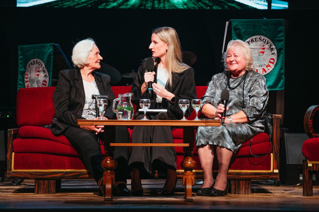 talkshow s Adelou Banášovou a niekdajšími riaditeľkami knižnice