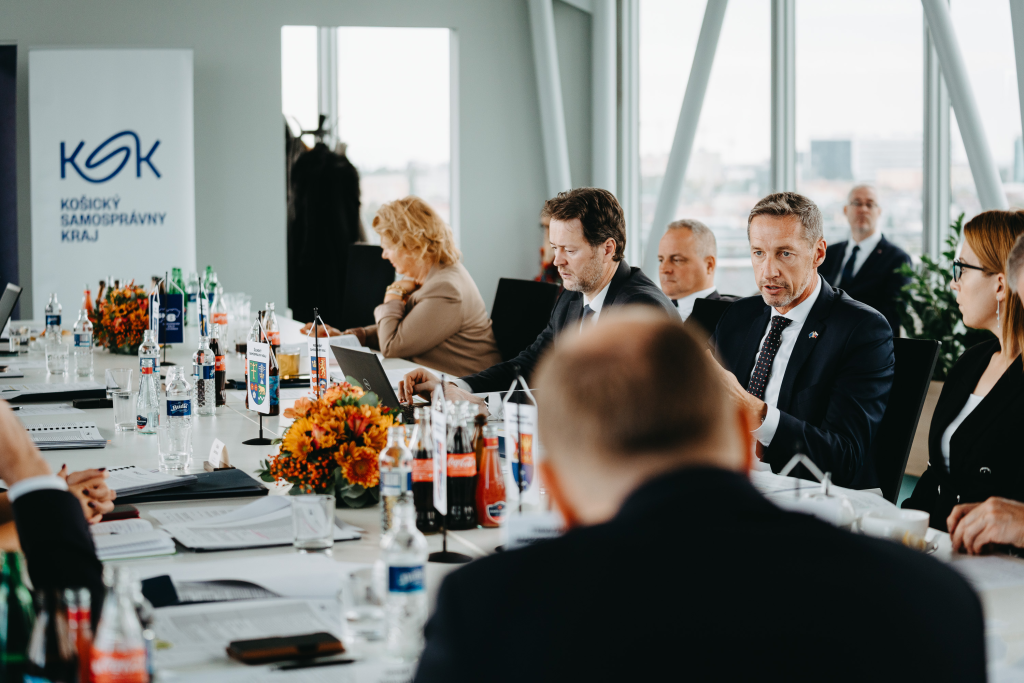 predseda PSK na rokovaní