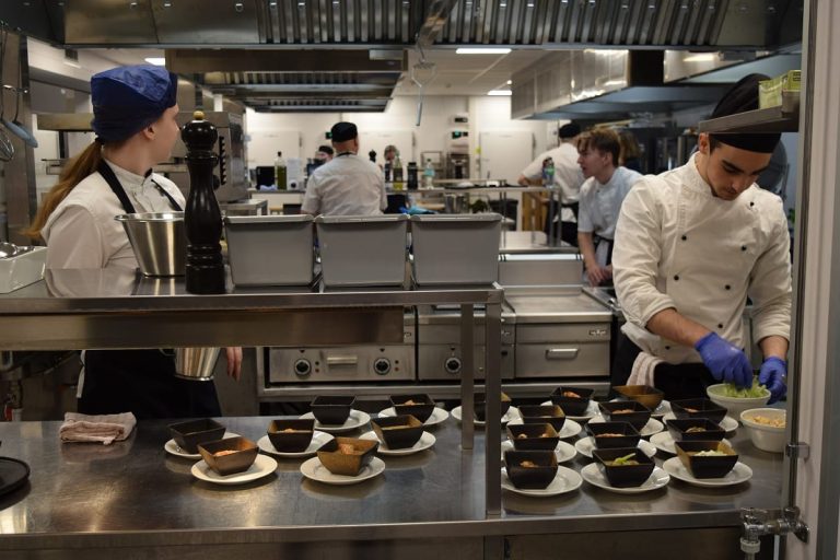 ilustračné foto varenia v škole