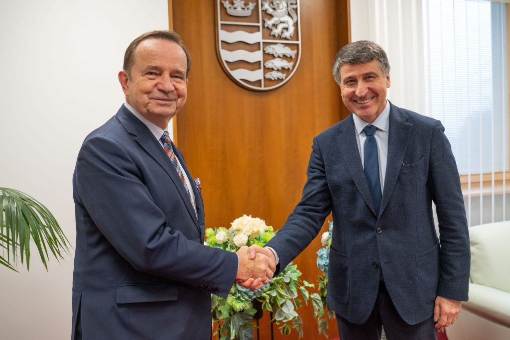 predstavitelia Podkarpatského vojvoddstva a Zakarpatskej oblasti