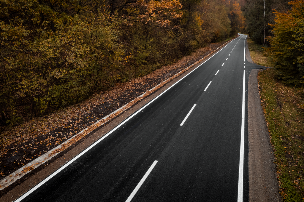 cesta do obce Zlaté