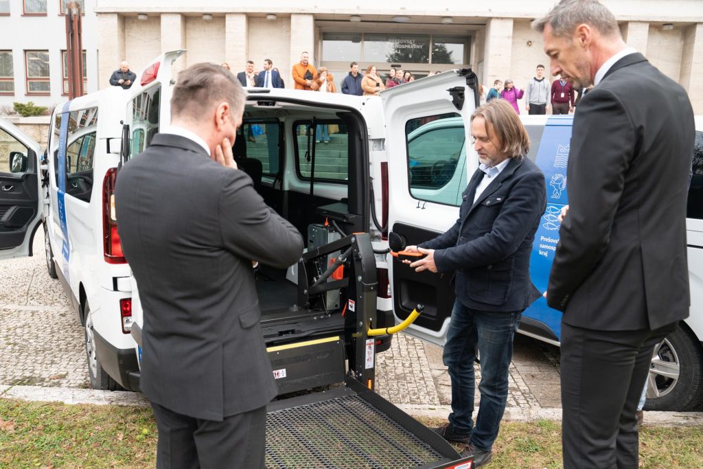 Nové autá pre DSS so špeciálnou úpravou