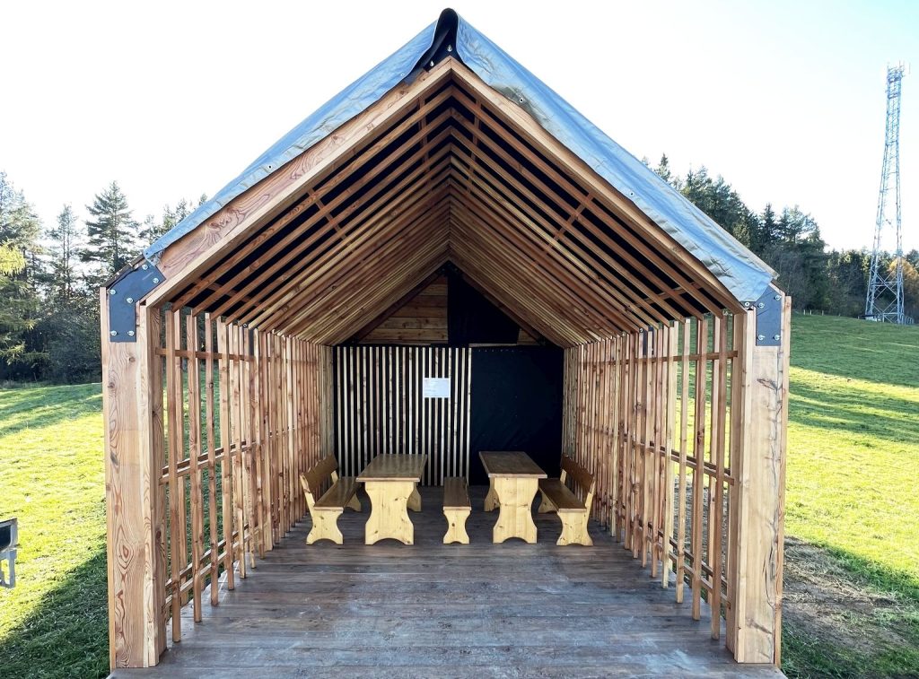 zrealizovaný projekt - prístrešok