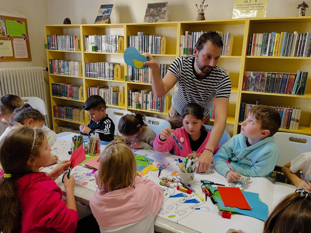 deti v knižnici v Levoči
