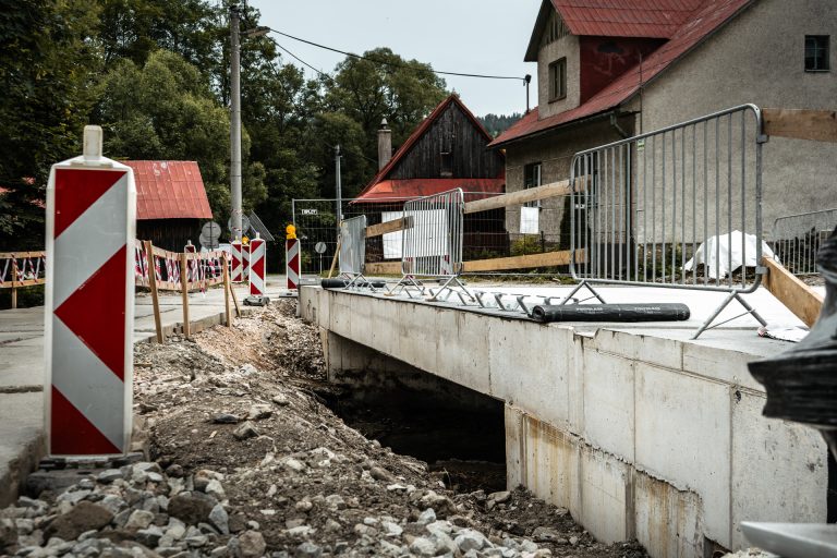 most v Osturni počas rekonštrukcie