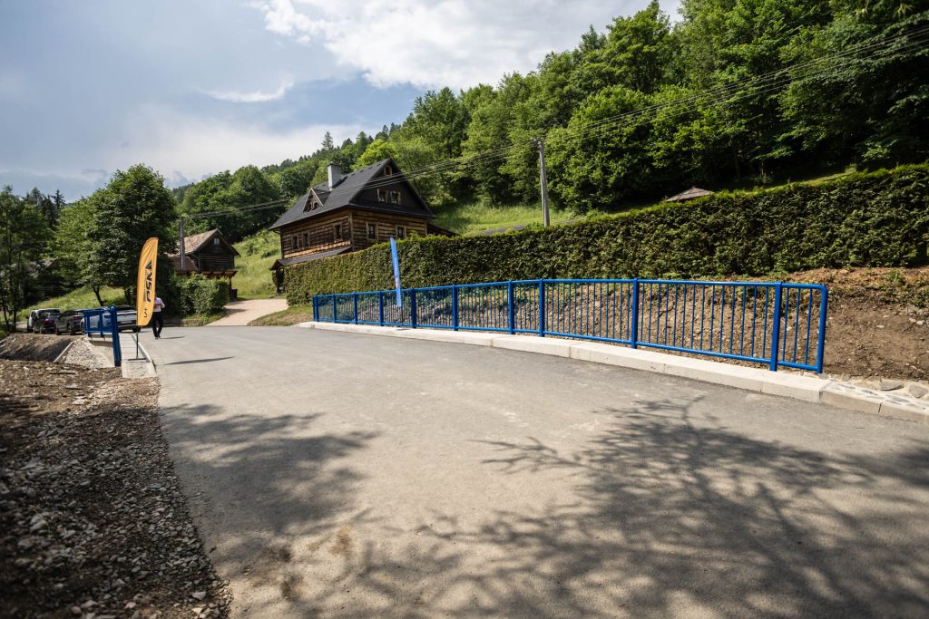 cesta na moste v Jezersko