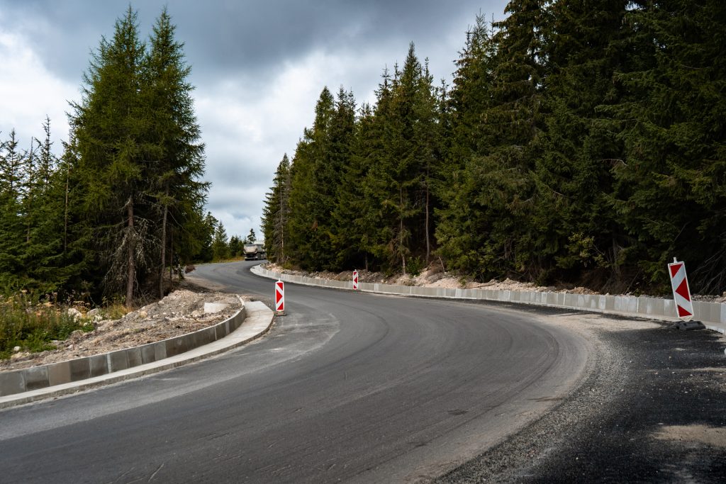 Cesta z Tatranskej Štrby na Štrbské Pleso